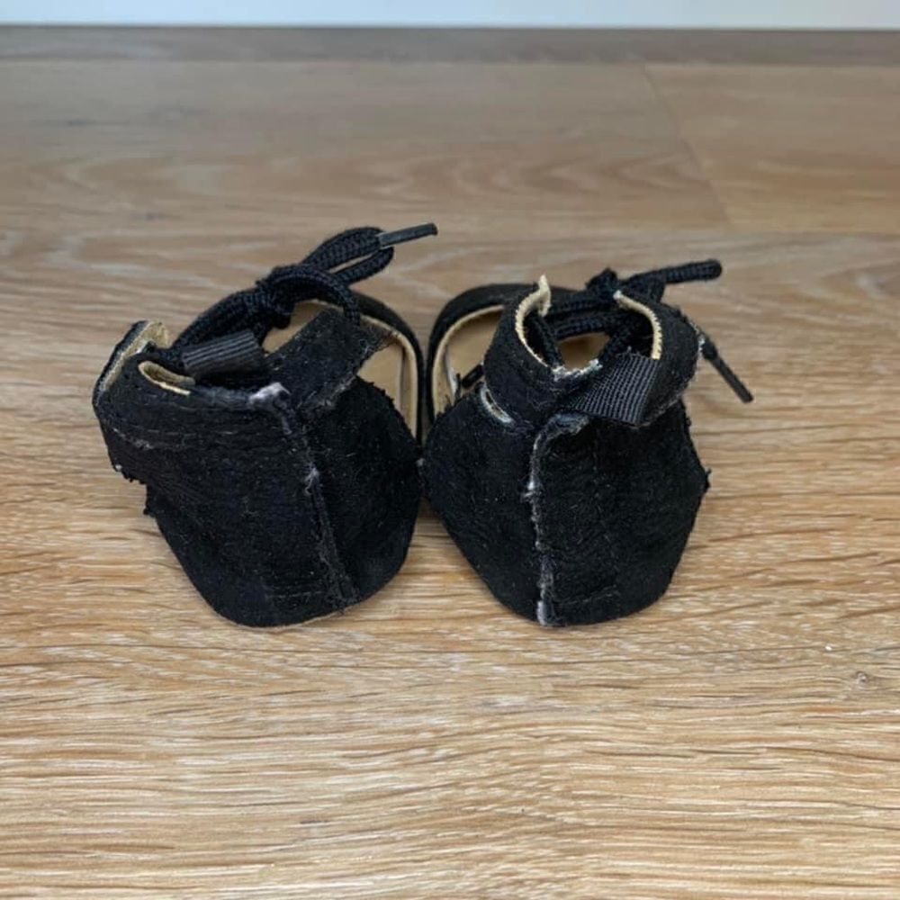 Old Navy 3-6 Months Baby Girl Lace Up Sandals - Picture 6 of 9